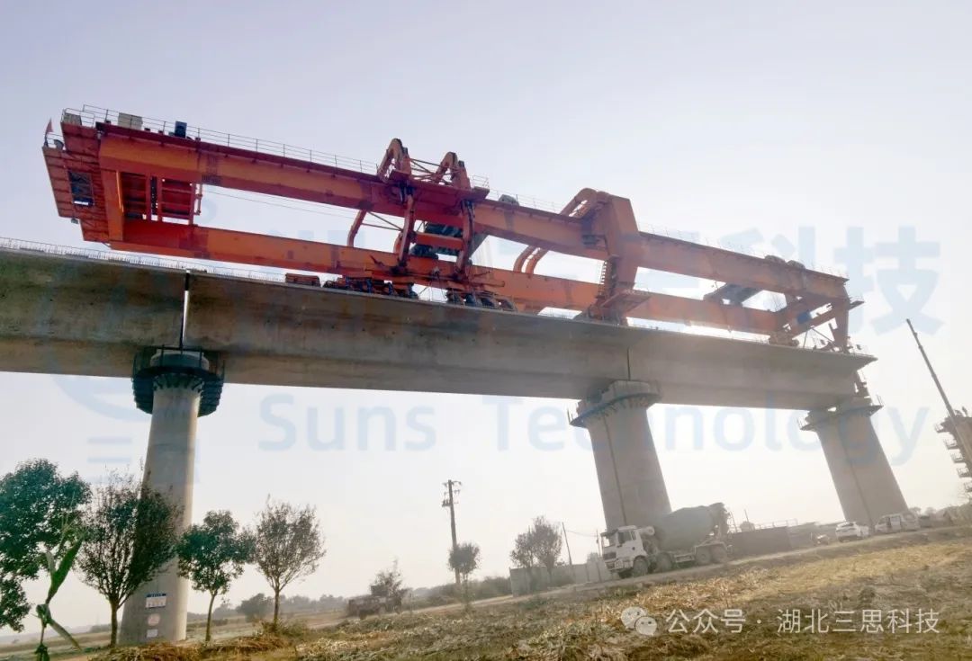 陜西1000噸單導梁架橋機安全監(jiān)控系統(tǒng)新增功能行業(yè)首創(chuàng)，設備安全大升